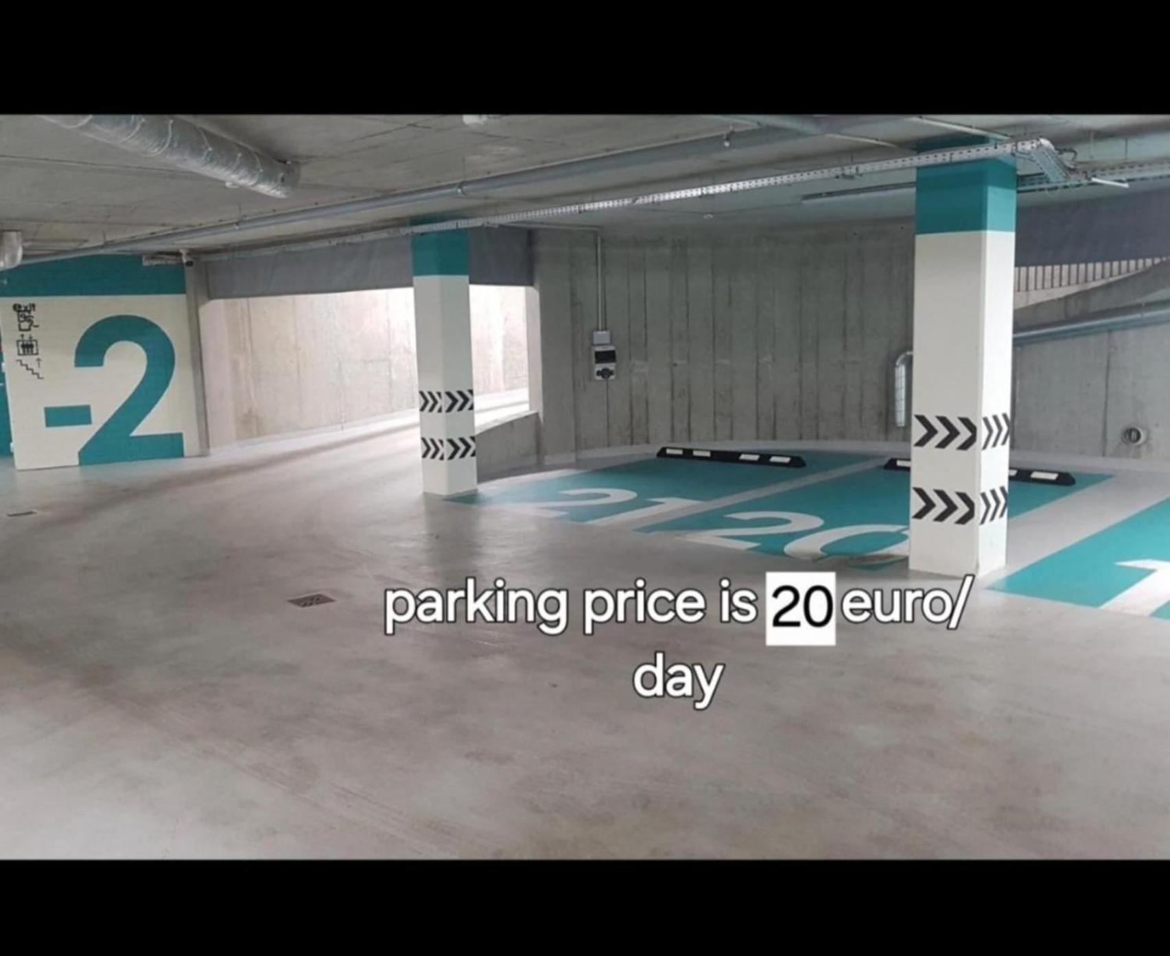 Happy Inn Emporia, Self Chek-In, Parking In The Underground Garage VNO Buitenkant foto
